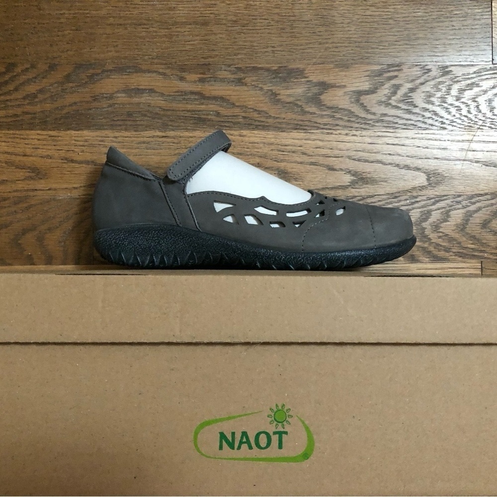 NAOT AGATHIS MARY JANE FLATS NWT IN BOX GRAY NUBUCK LEATHER SIZE 38 WOMEN SHOES